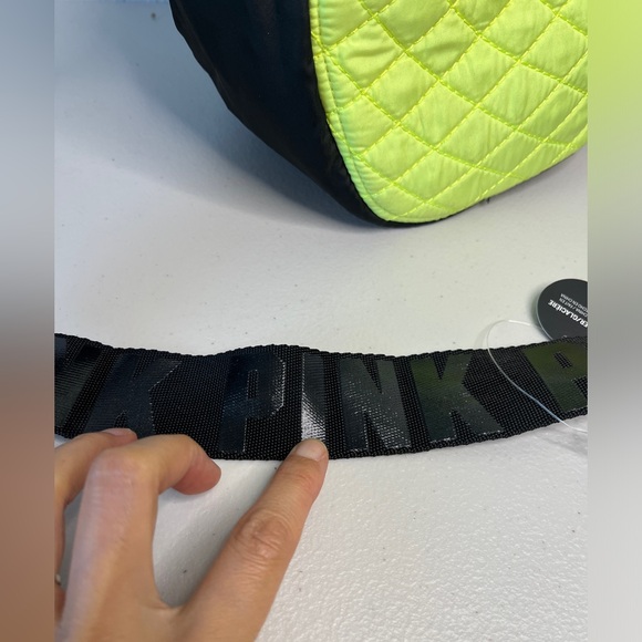 NEW VICTORIA'S SECRET PINK NATION PINEAPPLE LUNCH BOX COOLER TOTE BAG VICTORIAS - Picture 5 of 6